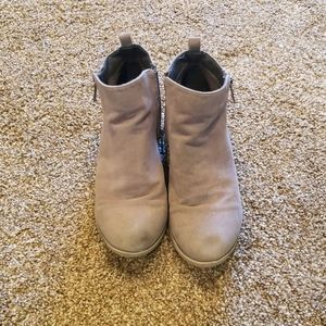 Booties size 8 gray